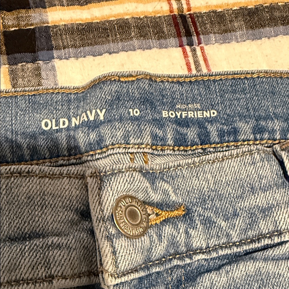Old Navy Light Blue Mid Rise Boyfriend Jeans